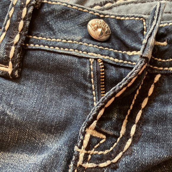 Miss Me Crop Jeans - Picture 5 of 13